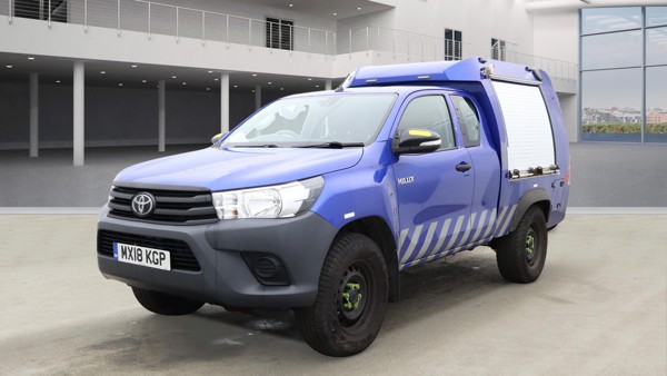 TOYOTA Hilux
